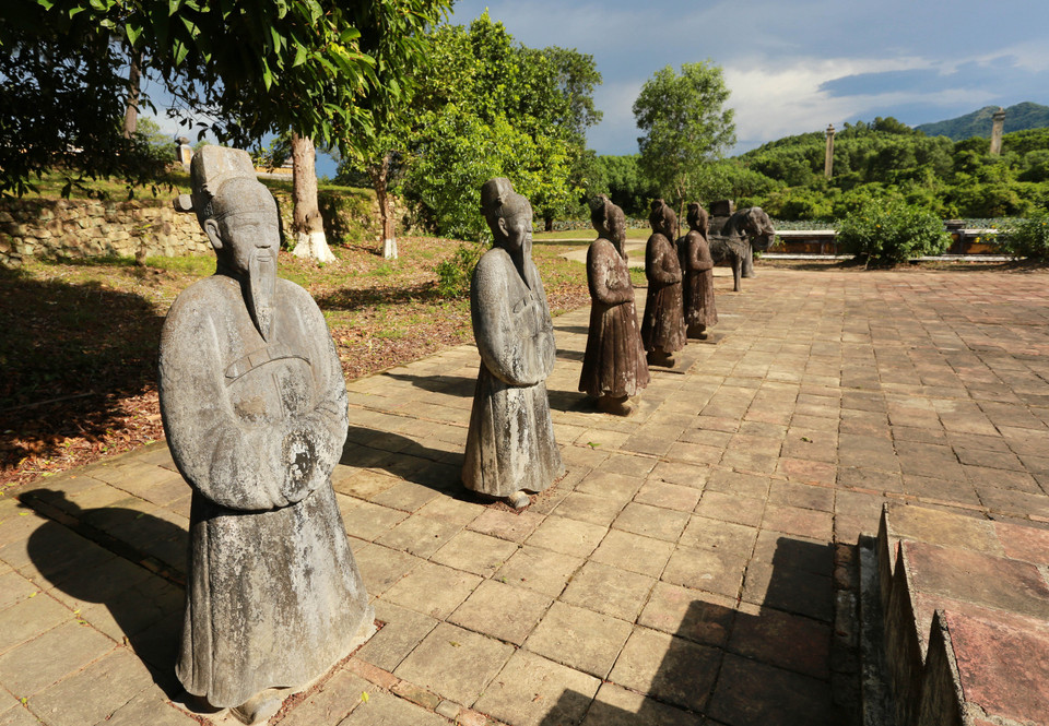 Lăng Gia Long hay Thiên Thọ Lăng thuộc địa phận xã Hương Thọ, thị xã Hương Trà (Thừa Thiên-Huế), là lăng mộ của Nguyễn Thế Tổ Gia Long hoàng đế (1762-1820), vị vua sáng lập triều Nguyễn. (Ảnh: Hồ Cầu/TTXVN) 