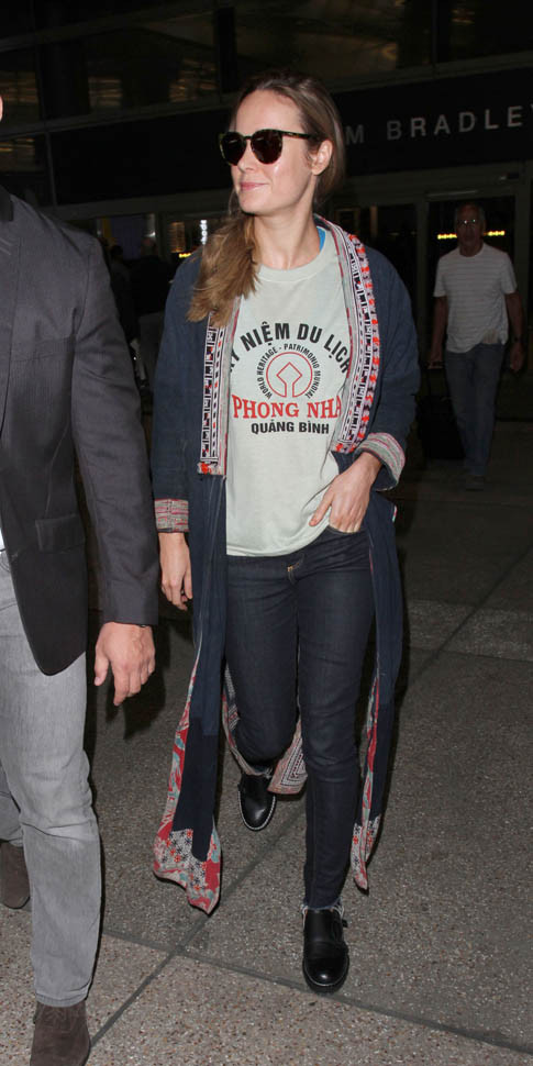 Ngay sau lễ trao giải Oscar, Brie Larson sẽ trở lại Việt Nam để tiếp tục thực hiện những cảnh quay tiếp theo cùng đoàn làm phim 'Kong: Skull Island.'(Nguồn: laineygossip)