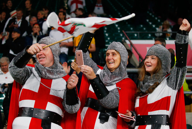 Các cổ động viên Anh trong trận đấu Anh-Australia. (Nguồn: RT)