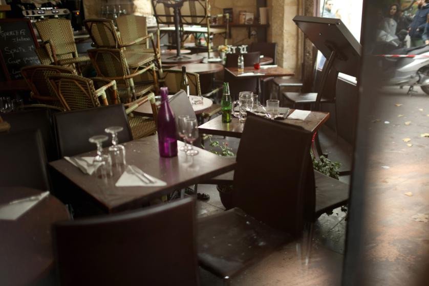 Bên trong quán càphê Cosa Nostra sau ngày bị tấn công. (Nguồn: Time)