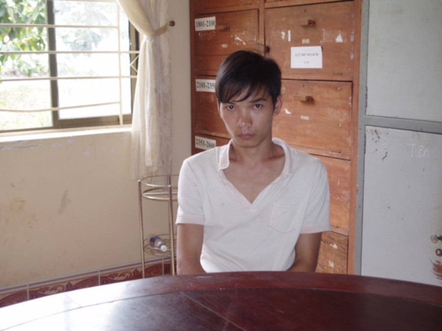 Nghi can Vũ Văn Tiến (Sinh năm1991, hộ khẩu thường trú tại Phú Nguyên, Phú Riềng, Bình Phước), nơi ở Nhị Bình, Hóc Môn, thành phố Hồ Chí Minh. (Ảnh: K’H/TTXVN)