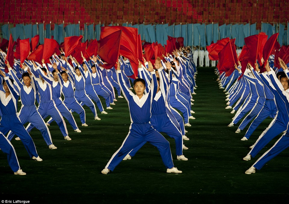 Trong lễ hội Arirang còn có những màn đồng diễn mang tính thể dục hoặc nhảy với quy mô hàng nghìn người. (Nguồn: Daily Mail)