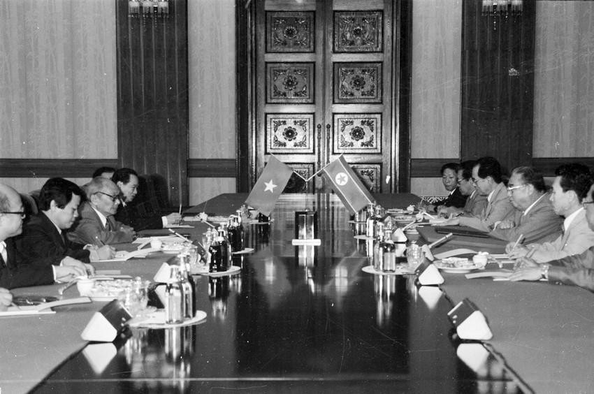 Chủ tịch Triều Tiên Kim Nhật Thành hội đàm với Chủ tịch Hội đồng Nhà nước Võ Chí Công, ngày 6/9/1988, tại Đại lễ đường Kumsusan ở Thủ đô Bình Nhưỡng. (Ảnh: Minh Điền/TTXVN)