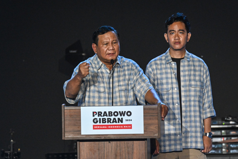 Ngày 14/2/2024, Bộ trưởng Quốc phòng Indonesia Prabowo Subianto (trái) tuyên bố giành chiến thắng trong vòng đầu tiên của cuộc bầu cử Tổng thống ở quốc gia Đông Nam Á này, sau khi kết quả kiểm phiếu sơ bộ ngoài phòng bỏ phiếu được công bố. (Ảnh: THX/TTXVN)