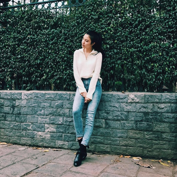 ... Hạnh Sino ưu ái trong buổi dạo phố cuối năm.