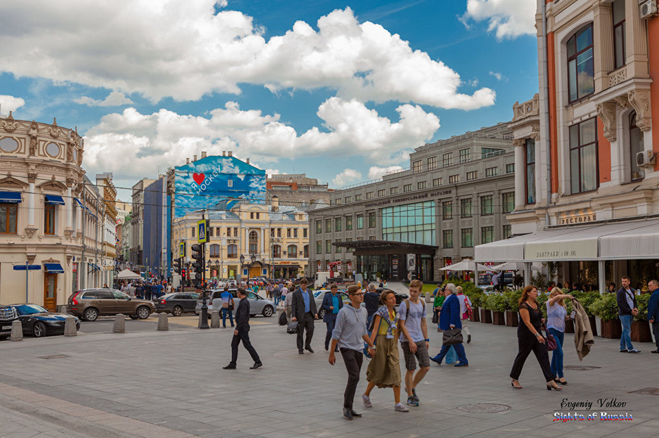 Khoảng 10 năm trước, vẽ graffiti là phạm pháp ở Moskva, nhưng ngày nay, thành phố này đã hợp tác với nhiều nghệ sỹ đường phố để tạo nên những tác phẩm tuyệt đẹp. (Nguồn: Sputniknews)