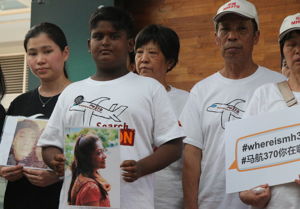 Ngóng chờ người thân trở về. (Ảnh: Kim Dung/TTXVN) 