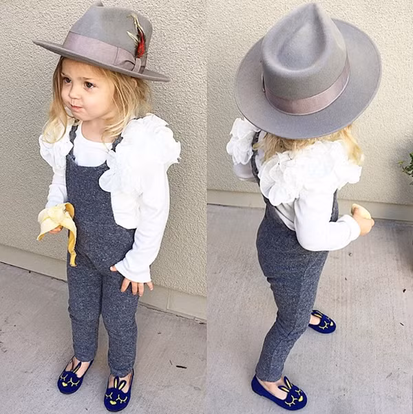 Hay 'chững chạc' hơn khi phối jumpsuit của Zara với áo tay bồng và đôi giày búp bê tai thỏ. 