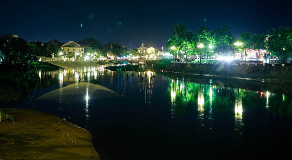 Phố cổ Hội An là đô thị cổ nằm ở hạ lưu sông Thu Bồn, thuộc vùng đồng bằng ven biển tỉnh Quảng Nam, cách thành phố Đà Nẵng khoảng 30 km về phía Nam. (Ảnh: Trọng Đạt/TTXVN) 