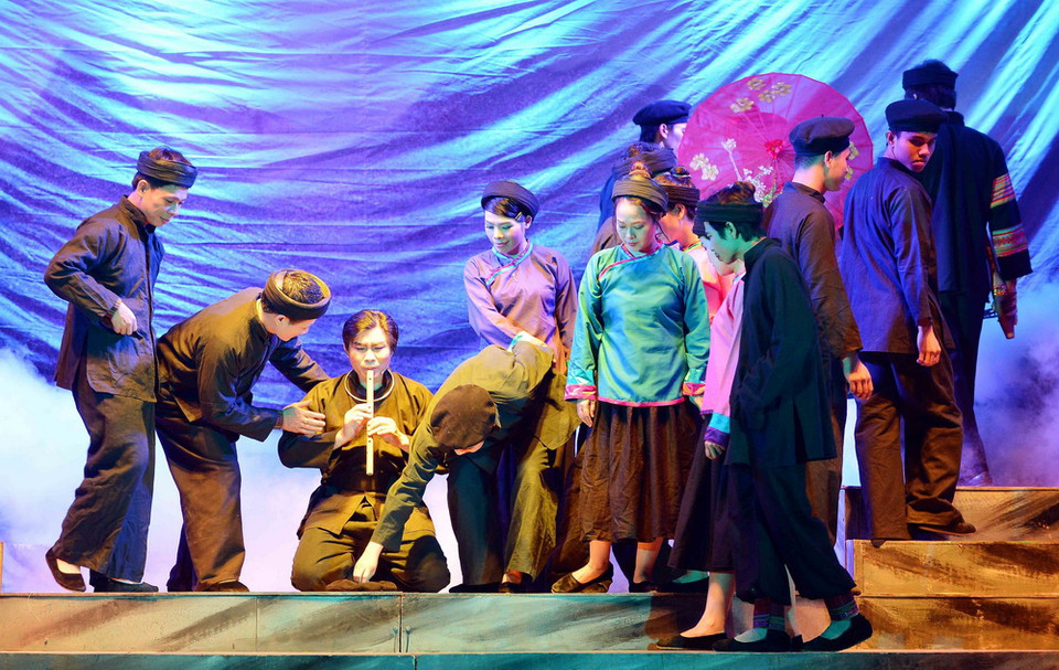  Một cảnh trong trong vở "Chuyện tình Khau Vai". (Ảnh: Thanh Hà/TTXVN)