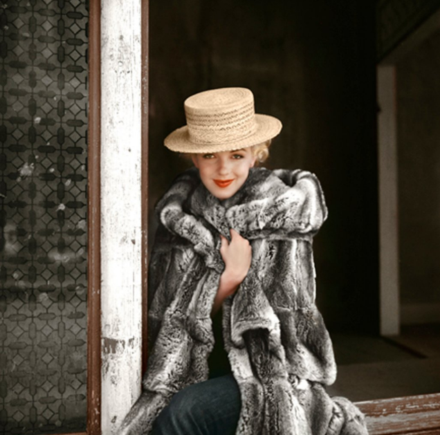 Marilyn Monroe trong 'Grey Fur Session' được chụp năm 1956. (Nguồn: thedailybeast.com)