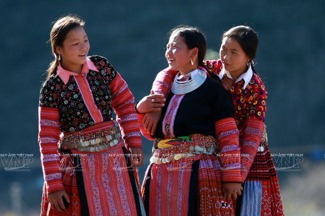  Trò chơi ném pao không thể thiếu trong các ngày hội, ngày Tết của người Mông ở Tây Bắc. (Ảnh: Thông Thiện/Báo ảnh Việt Nam)