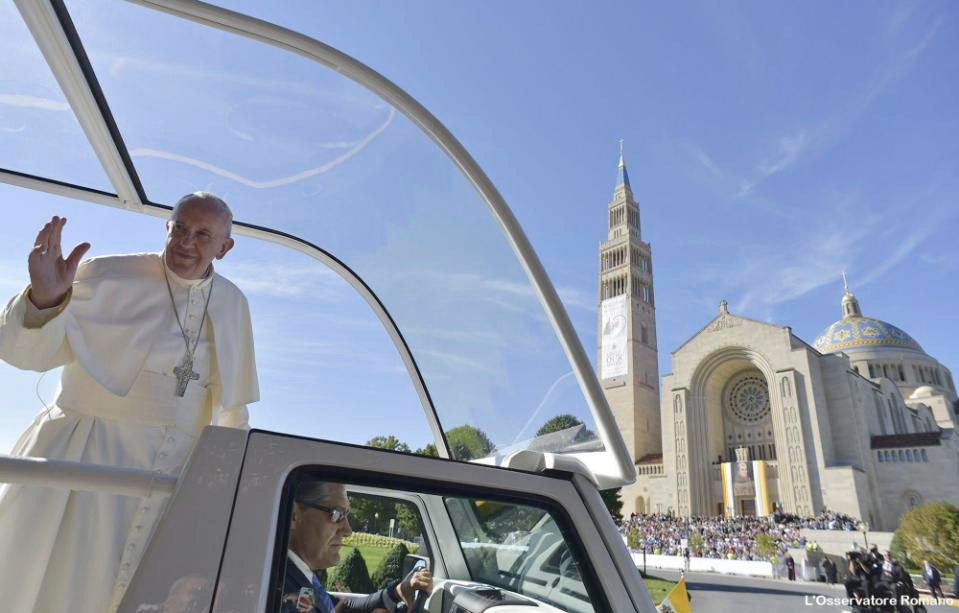 Trước khi đến New York, Giáo hoàng Francis cũng đã có chuyến thăm thủ đô Washington DC của Mỹ, đi lễ tại Thánhđường Đức Mẹ Vô Nhiễm. (Nguồn: AP)