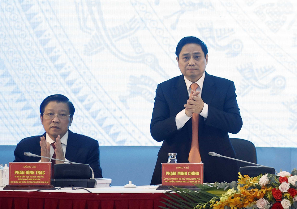 Thủ tướng Chính phủ Phạm Minh Chính đồng chủ trì hội thảo. (Ảnh: Thống Nhất/TTXVN)