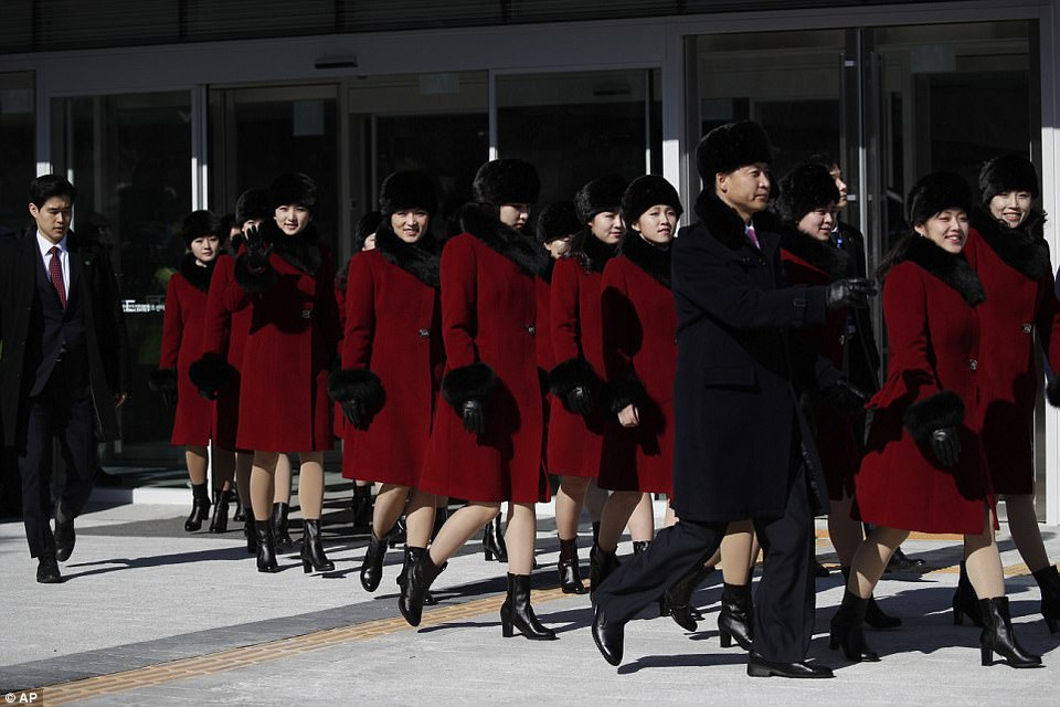 Các mỹ nữ cổ vũ của Triều Tiên đã trải qua một quá trình lựa chọn cẩn thận, sàng lọc nguồn gốc gia đình, ngoại hình, năng khiếu và lòng trung thành với đảng Lao động Triều Tiên. (Nguồn: AP)