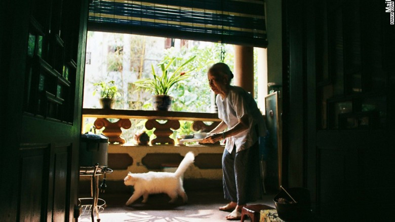 Elan từng giành nhiều giải thưởng quốc tế, như giải thưởng báo chí thế giới với bức ảnh chụp một đôi đồng tính, một phần trong dự án 'The Pink Choice.' (Nguồn: CNN)