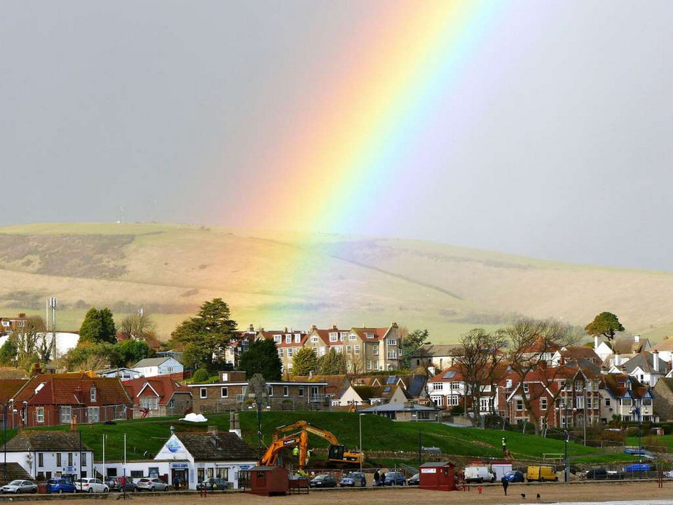 Cầu vồng ở Dorset, Anh. (Nguồn: REX)