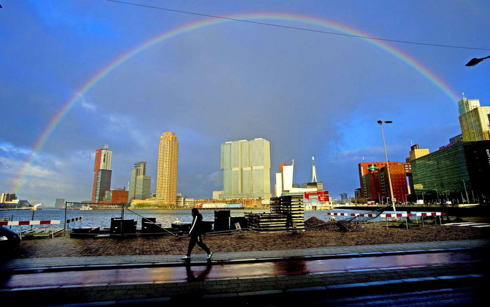 Cầu vồng ở Rotterdam, Hà Lan. (Nguồn: REX)