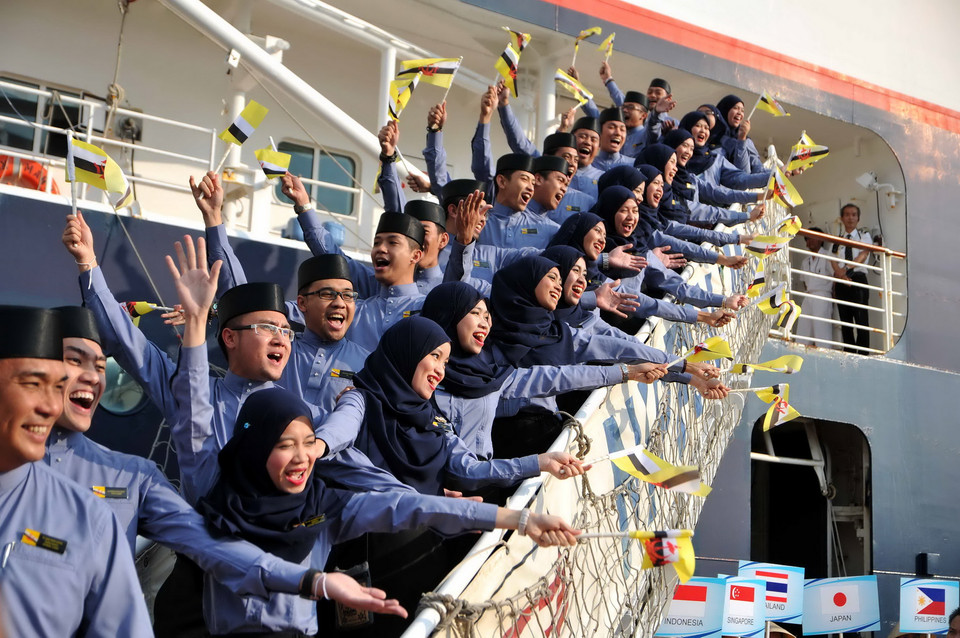 Đại biểu thanh niên các nước Đông Nam Á và Nhật Bản đến Việt Nam. (Ảnh: An Hiếu/TTXVN)