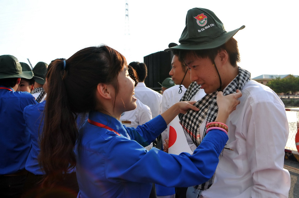 Thanh niên Thành phố Hồ Chí Minh giao lưu với các Đại biểu thanh niên các nước Đông Nam Á và Nhật Bản. (Ảnh: An Hiếu/TTXVN)