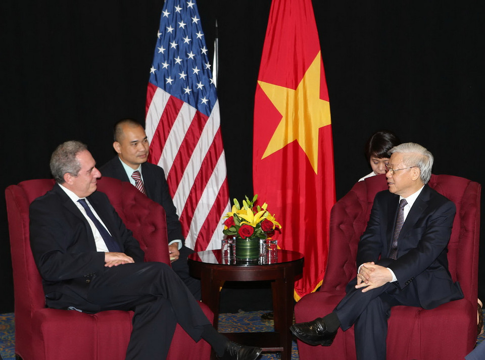 Tổng Bí thư Nguyễn Phú Trọng tiếp Đại diện Thương mại Hoa Kỳ Michael Froman đến chào xã giao. (Ảnh: Trí Dũng/TTXVN) 