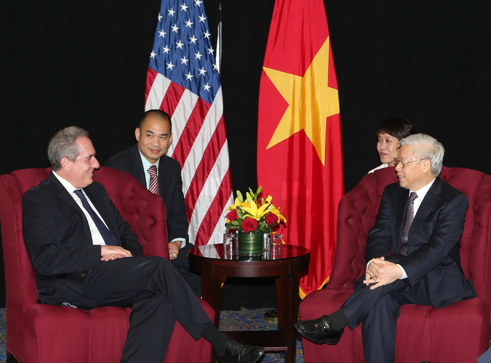 Tổng Bí thư Nguyễn Phú Trọng tiếp Đại diện Thương mại Hoa Kỳ Michael Froman đến chào xã giao. (Ảnh: Trí Dũng/TTXVN) 