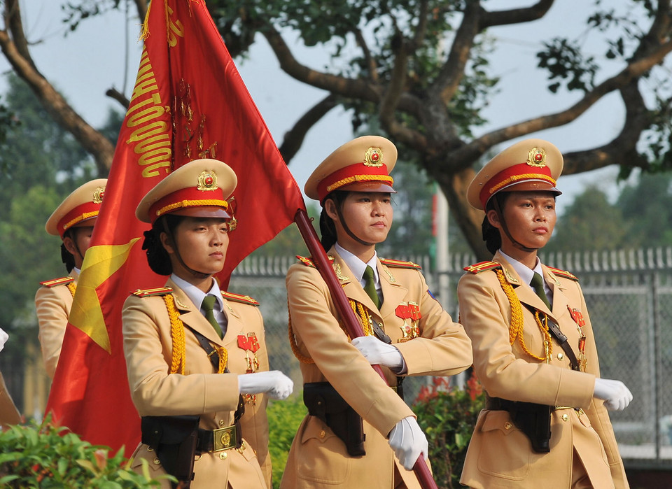 Nữ Cảnh sát giao thông tham gia hợp luyện. (Ảnh: Trọng Đức/TTXVN)