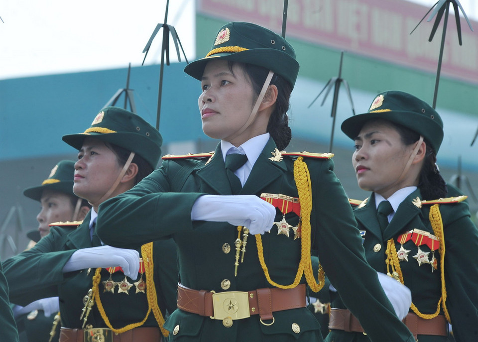 Lực lượng nữ bộ đội thông tin tham gia buổi hợp luyện. (Ảnh: Trọng Đức/TTXVN)