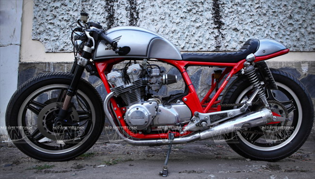 Honda CB750F đời 1981 được độ lại trong một bộ dạng hoàn toàn mới. (Ảnh: Nguyễn Luân/Báo ảnh Việt Nam)