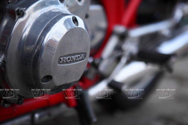 Logo Honda CB750 được giữ nguyên. (Ảnh: Nguyễn Luân/Báo ảnh Việt Nam)