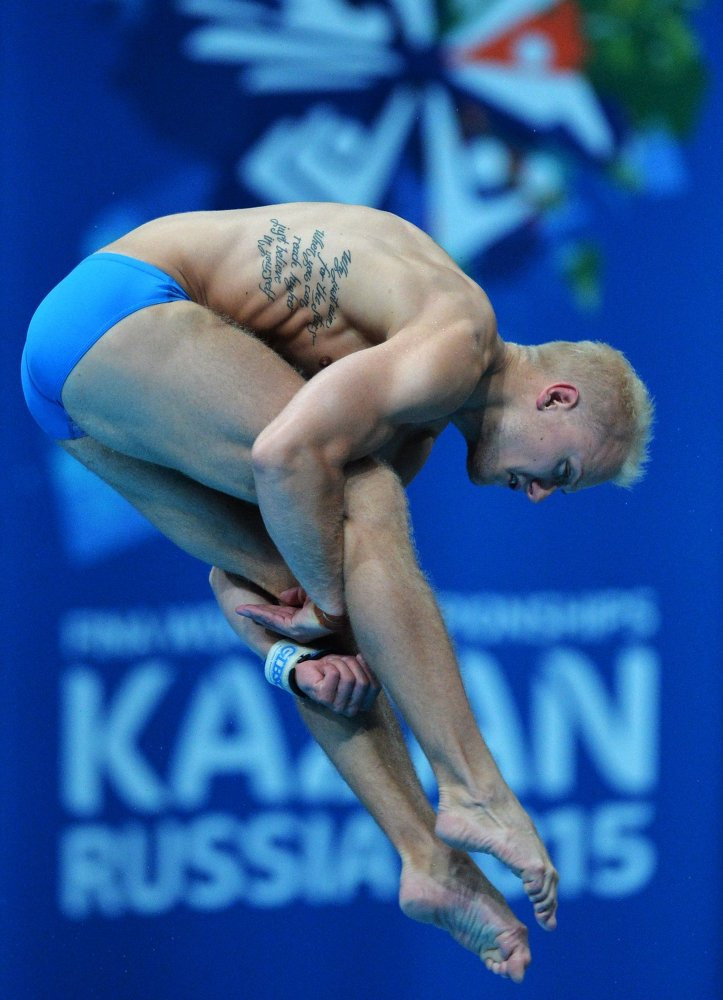 Jespers Tolvers (Thụy Điển) thực hiện bài thi nhảy cầu 10m. (nguồn: Sputniknews)