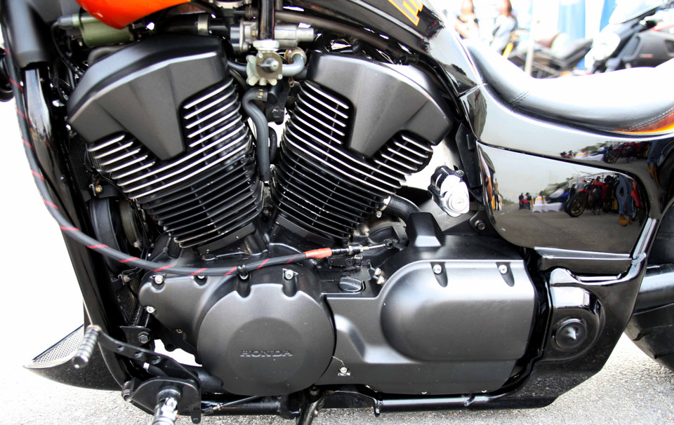 Động cơ V-Twin được giữ nguyên với dung tích 1.300 lít, SOHC, đi kèm với kết cấu khung nguyên bản. (Ảnh: Doãn Đức/Vietnam+)