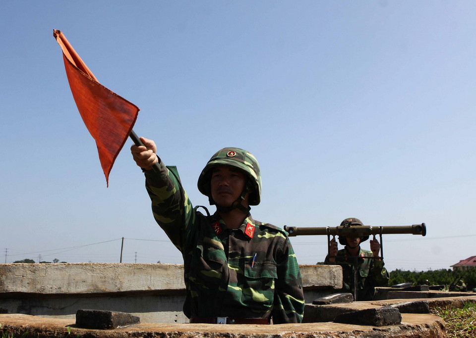 Cán bộ, chiến sĩ Lữ đoàn Phòng không 234 luyện tập sẵn sàng chiến đấu. (Ảnh: Dương Giang/TTXVN) 