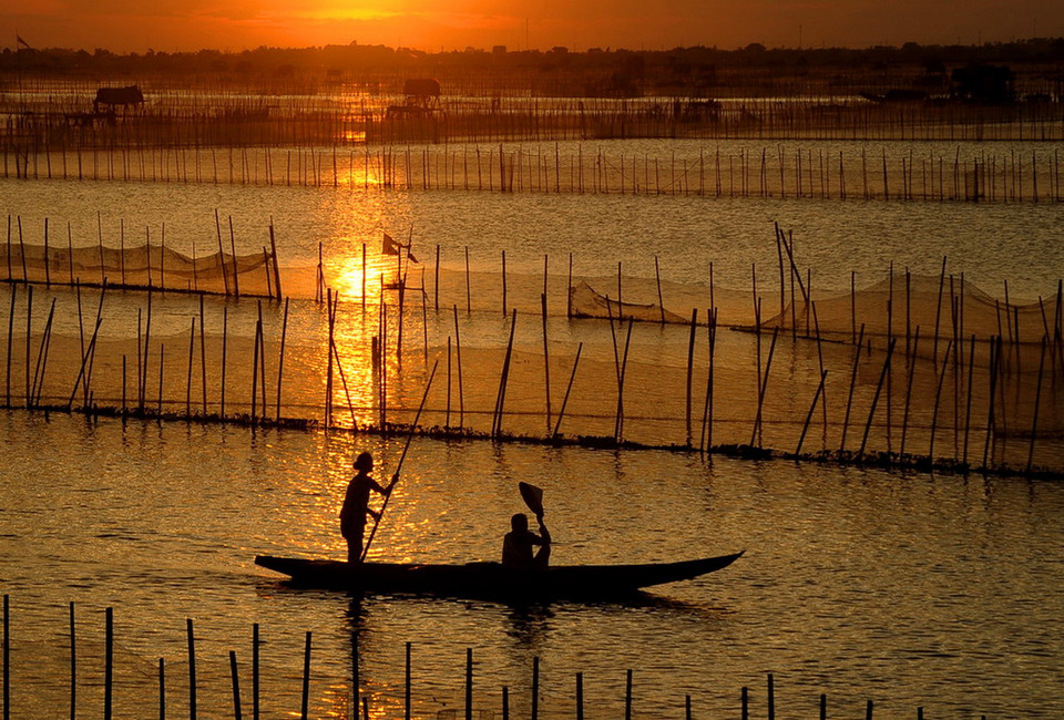 Đầm Chuồn hiện là điểm đến của nhiều du khách mỗi khi du lịch đến Huế. (Ảnh: Hồ Cầu/TTXVN)