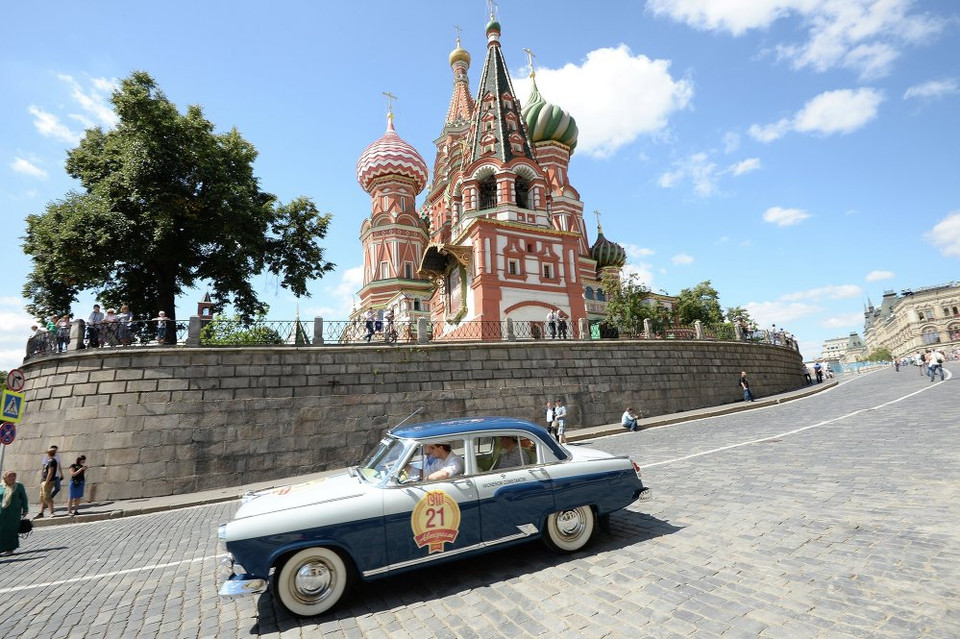 Cuộc đua đi qua nhiều địa điểm nổi tiếng ở Moskva như Quảng trường Đỏ, Điện Kremlin, Nhà hát Bolshoi, Đại học quốc gia Moskva. Người chiến thắng cuộc đua năm nay là chủ sở hữu một chiếc xe Volga GAZ-21K năm 1962. (Nguồn: Sputniknews)