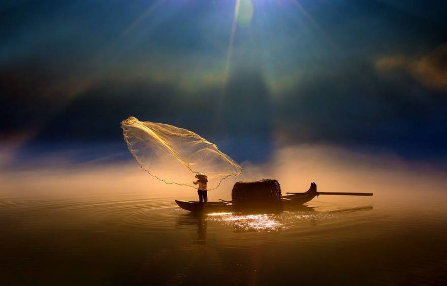 Quăng lưới - Giải Ấn tượng hạng mục ảnh màu. (Nguồn: boredpanda)