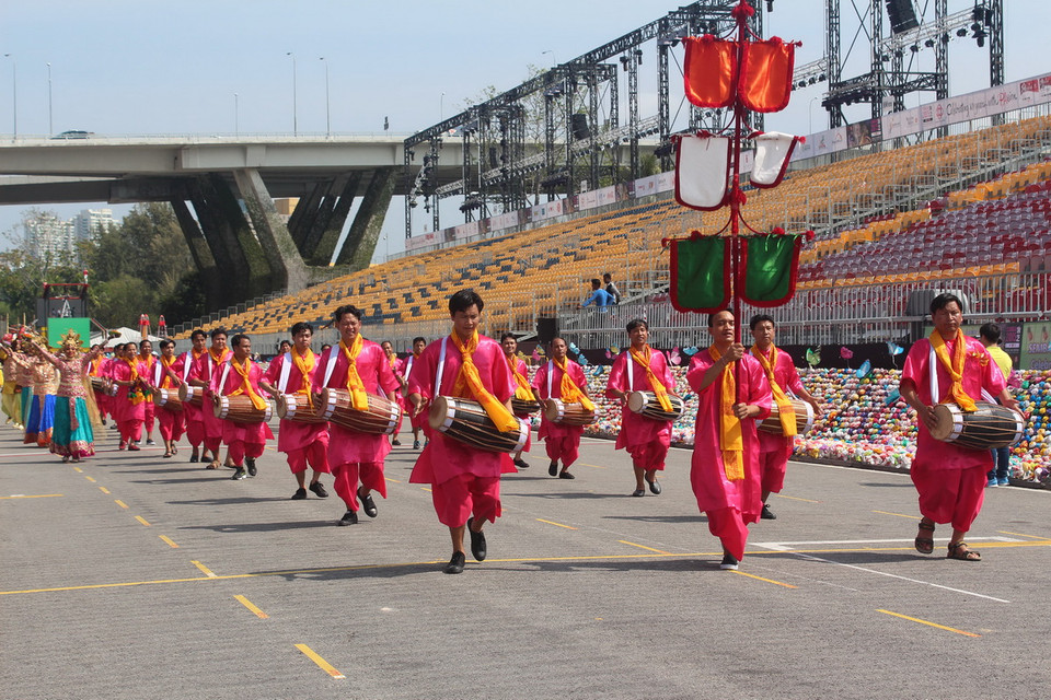 Đoàn Ấn Độ gồm 40 nghệ sỹ đến với lễ hội Chingay 2015. (Nguồn ảnh: TTXVN) 