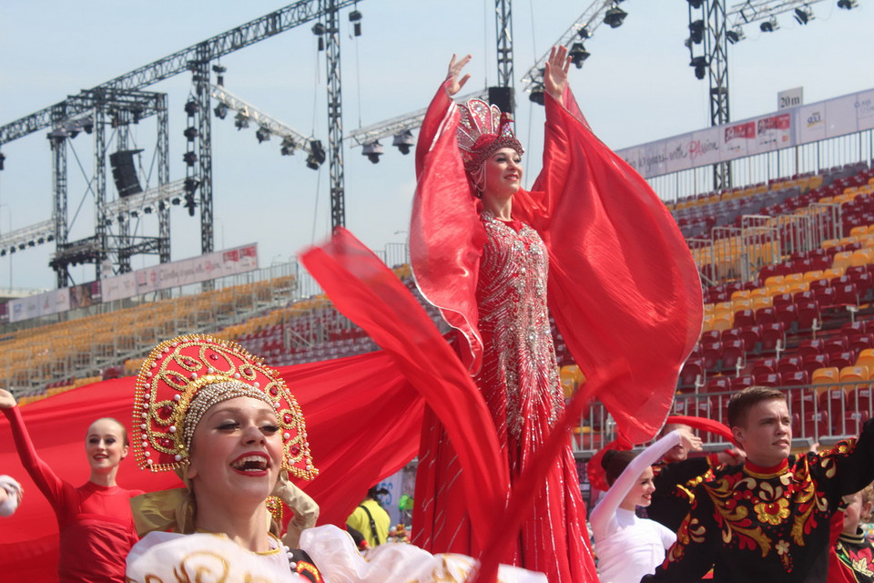 Đoàn Nga mang những vũ điệu đặc trưng đến với lễ hội Chingay 2015. (Nguồn ảnh: TTXVN) 