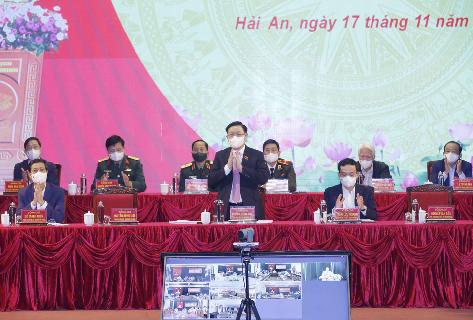 Chủ tịch Quốc hội Vương Đình Huệ dự Hội nghị tiếp xúc cử tri quận Hải An (Hải Phòng). (Ảnh: Doãn Tấn/TTXVN)