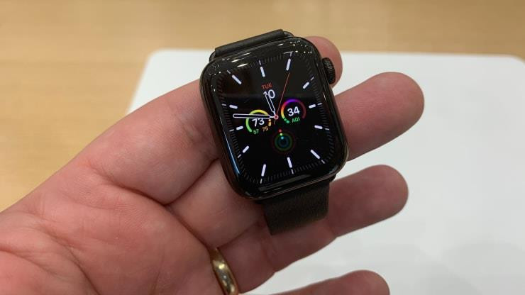 Đồng hồ thông minh Apple Watch Series 5. (Nguồn: CNBC)