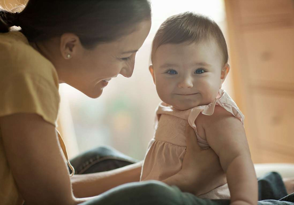 Tập yoga giúp cải thiện hoạt động nội tiết của buồng trứng và tinh hoàn. (Nguồn: Corbis)