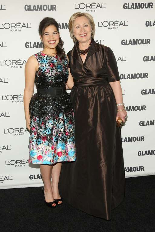 Clinton mặc trang phục của Isaac Mizrahi để tham dự một sự kiện ở New York vào năm 2008. (Nguồn: Getty Images)