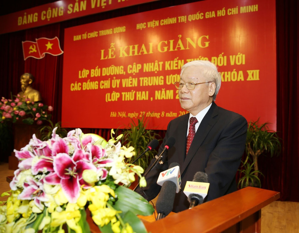 Tổng Bí thư Nguyễn Phú Trọng phát biểu khai giảng lớp bồi dưỡng. (Ảnh: Trí Dũng/TTXVN)