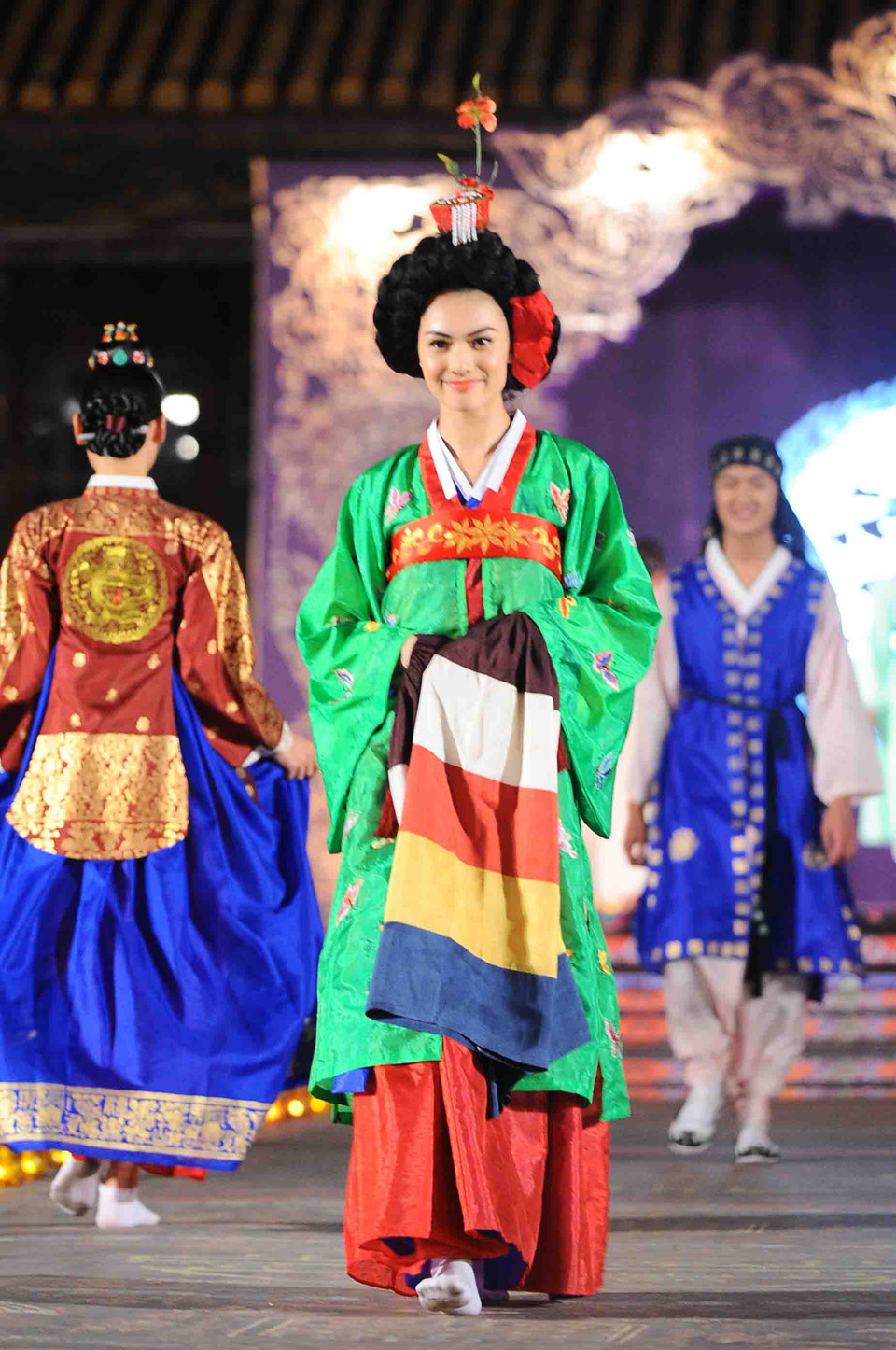 Vẻ đẹp Châu Á trong Đêm phương Đông. (Ảnh: Minh Đức/TTXVN)