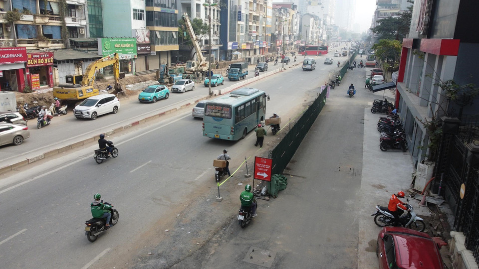 Hiện phía phải của đường Kim Đồng đã hoàn thành 250m/350m, đang đợi Sở Giao thông Vận tải phân làn tuyến để nhà thầu triển khai các hạng mục của hầm hở, hầm kín. (Ảnh: Huy Hùng/TTXVN)
