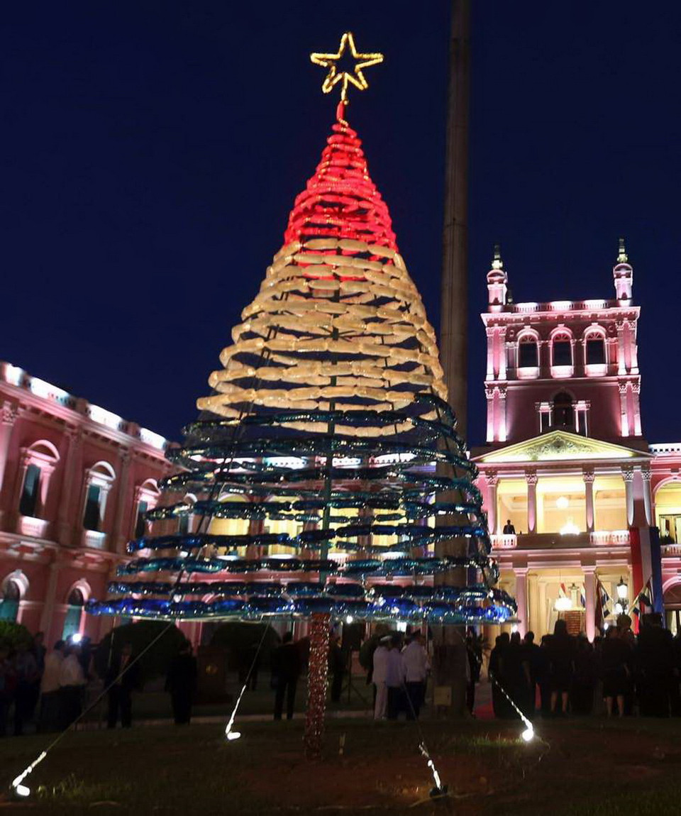 Asunción, (Paraguay): Sự đơn giản tạo nên tính đặc biệt của cây thông. (Nguồn: Reuters)