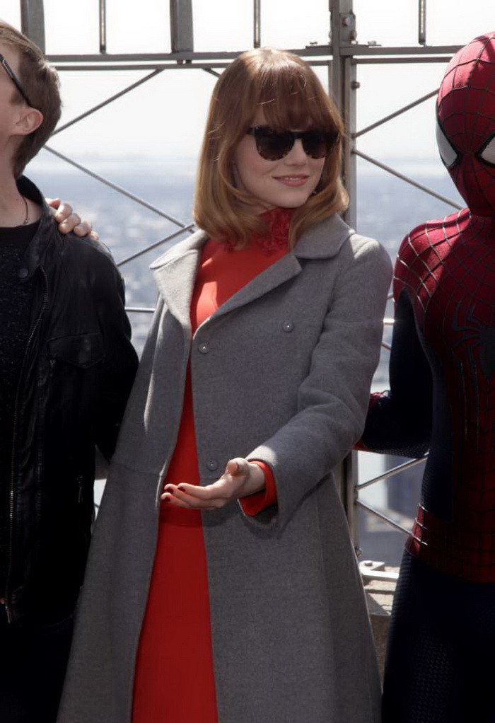 Emma Stone ngọt ngào với cách phối đồ tinh tế. (Nguồn: AP)