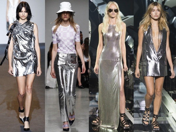 Để có được mẻ cốm ngon, cốm rang phải vừa tầm. Khi vỏ thóc chuyển từ màu xanh của lúa non sang màu nâu vàng nhạt, và khi đảo thấy nhẹ tay là được. (Ảnh: Thế Duyệt/TTXVN) 