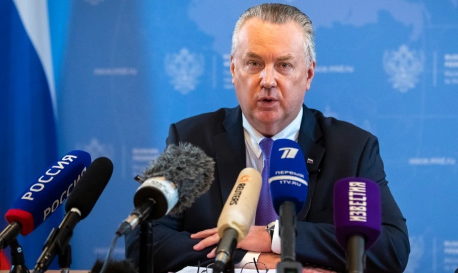 Ngày 13/1/2022, trong khuôn khổ cuộc họp của Tổ chức An ninh và Hợp tác châu Âu (OSCE) tại Vienna (Áo), Trưởng phái bộ Nga tại OCSE, Đại sứ Alexander Lukashevich (trong ảnh), khẳng định Moskva sẽ hành động để bảo vệ an ninh quốc gia nếu nước này không nhận được "phản ứng mang tính xây dựng" từ phương Tây đối với các đề xuất đảm bảo an ninh. Trong khi đó, Ngoại trưởng Ba Lan Zbigniew Rau cho biết các cuộc đối thoại tại cuộc họp của OCSE nhằm tìm cách phá vỡ thế bế tắc liên quan tới những đề xuất an ninh của Nga đã không có bước đột phá. (Ảnh: AP/TTXVN)