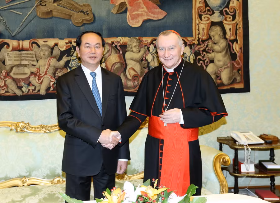 Trong khuôn khổ chuyến thăm Tòa thánh Vatican, Chủ tịch nước Trần Đại Quang đã hội kiến Thủ tướng Vatican Parolin. (Ảnh: Nhan Sáng/TTXVN)